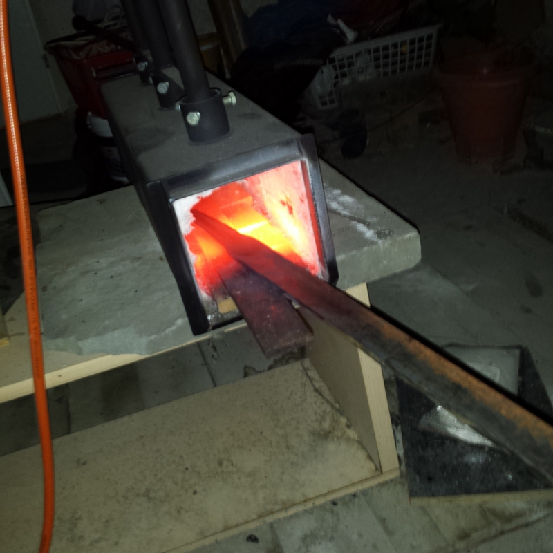 Illustration for article titled Ciri's Witcher 3 Sword, Forged In The Real World